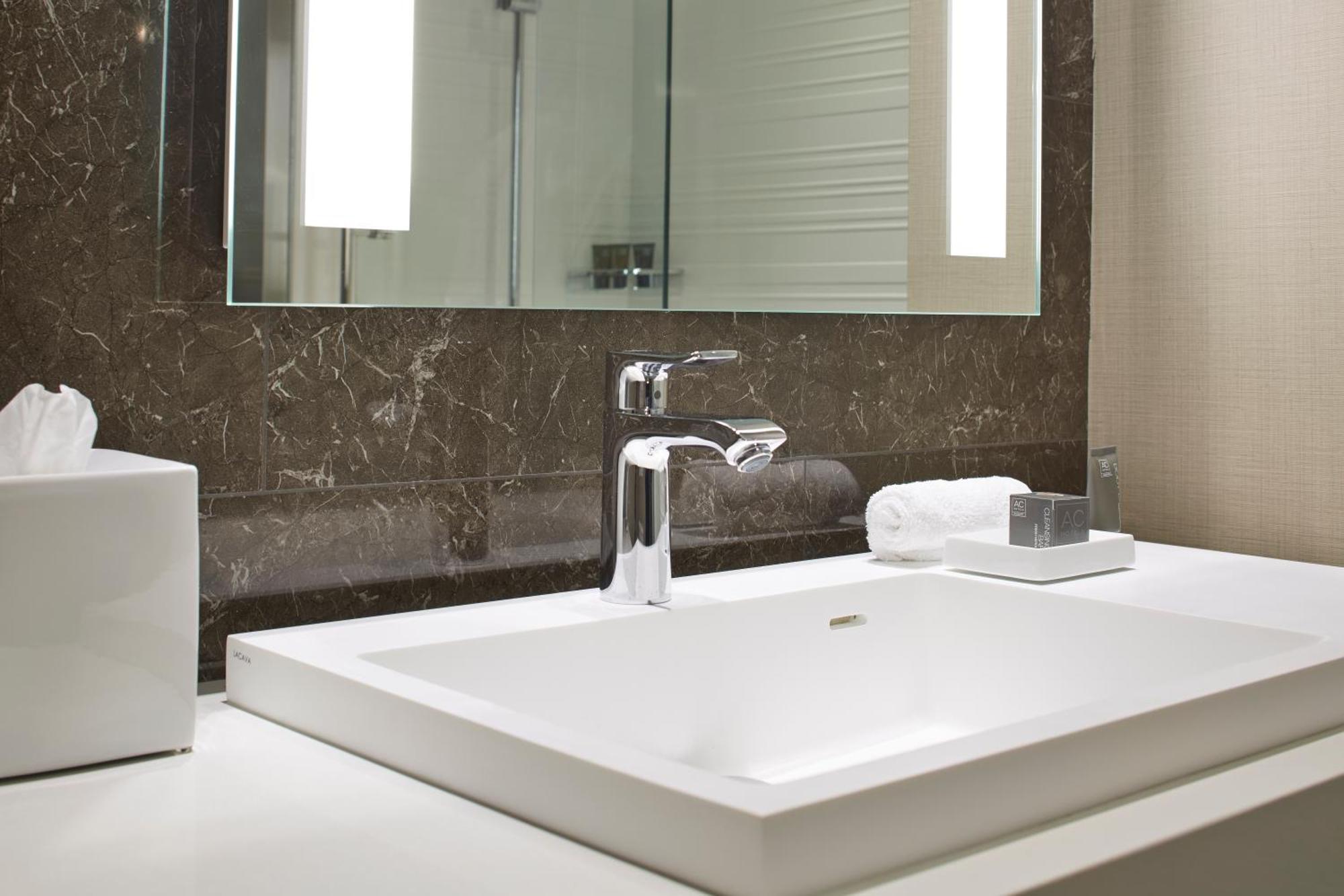 Ac Hotel By Marriott Seattle Bellevue/Downtown Bagian luar foto