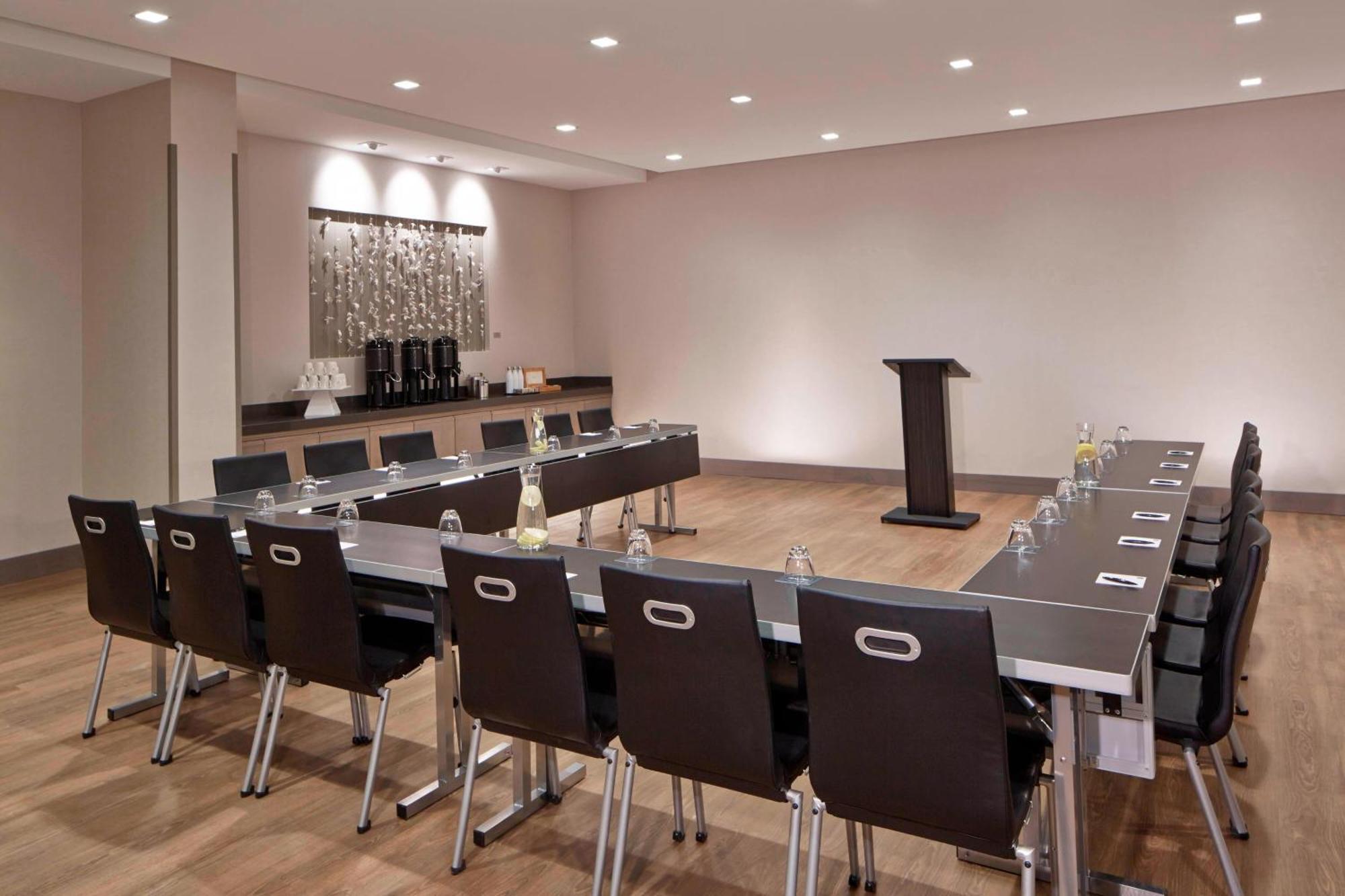 Ac Hotel By Marriott Seattle Bellevue/Downtown Bagian luar foto
