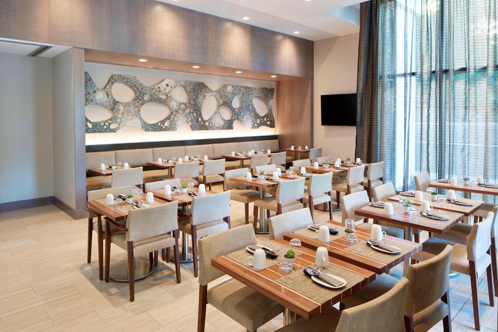 Ac Hotel By Marriott Seattle Bellevue/Downtown Bagian luar foto