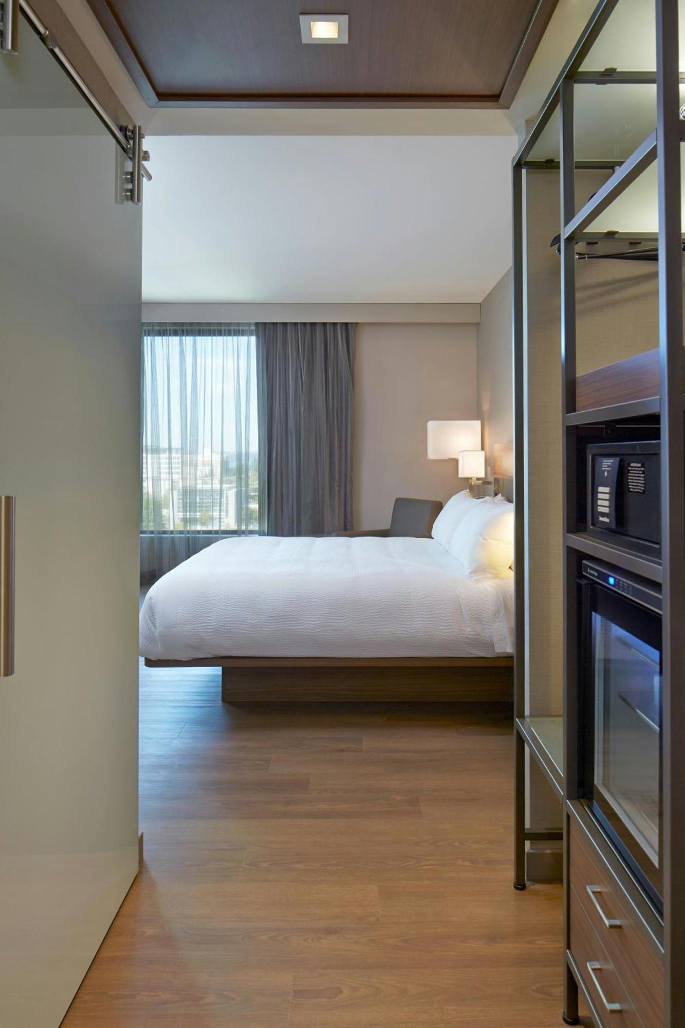 Ac Hotel By Marriott Seattle Bellevue/Downtown Bagian luar foto