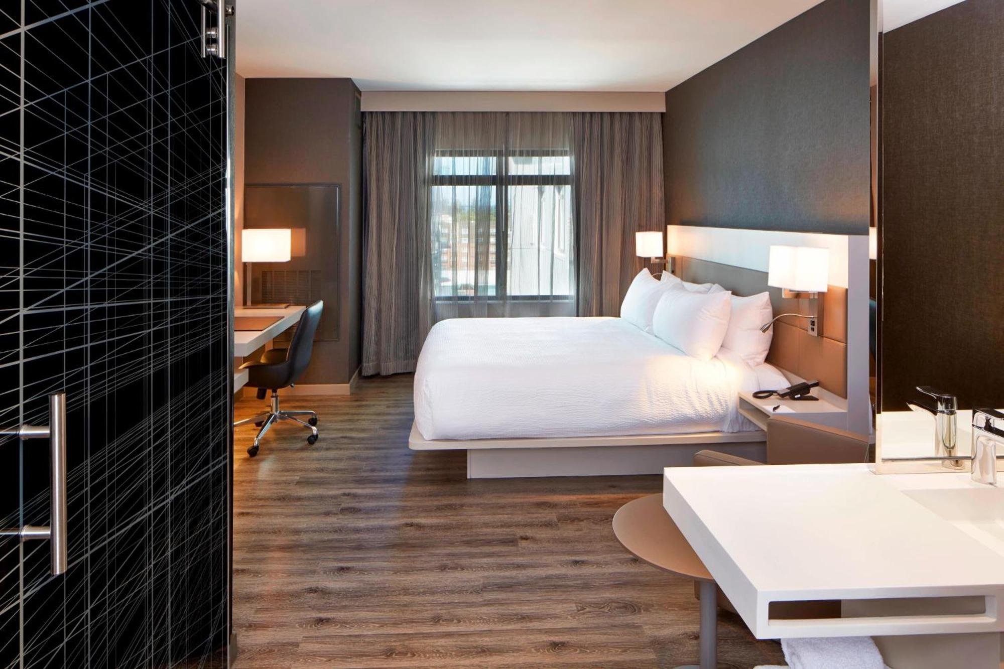 Ac Hotel By Marriott Seattle Bellevue/Downtown Bagian luar foto
